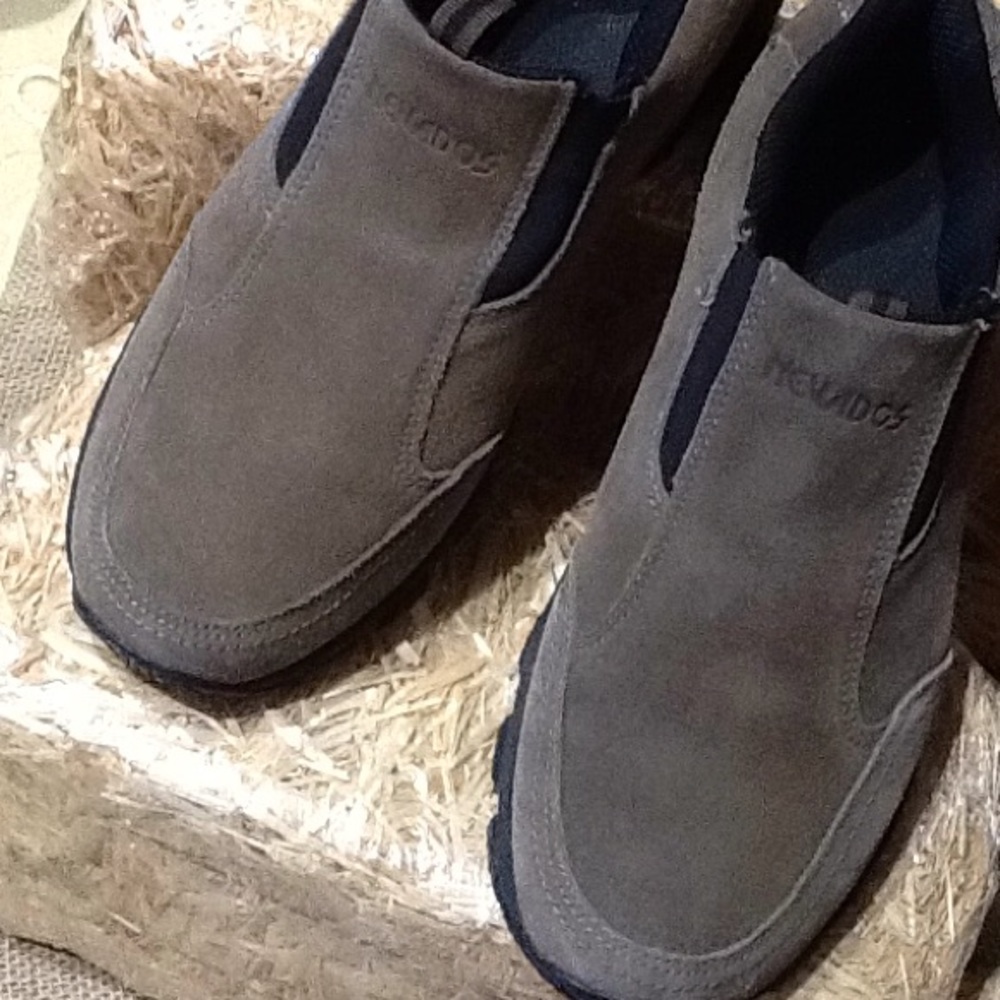 NWOT Nevados Slip-Ons